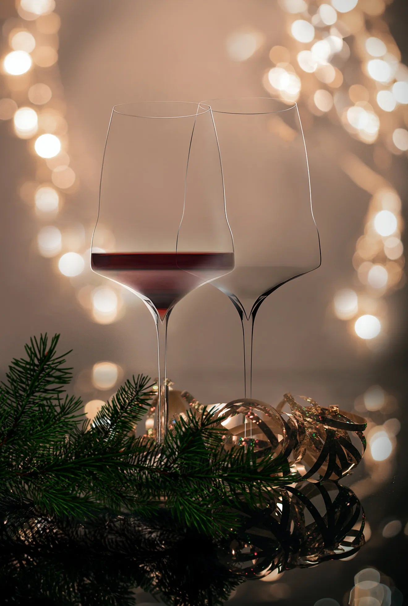 Tiffany Twist Red Wine Glass in Glass